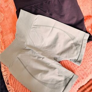 H&M Light Gray Seamless High-Waist Bike Shorts 2pc